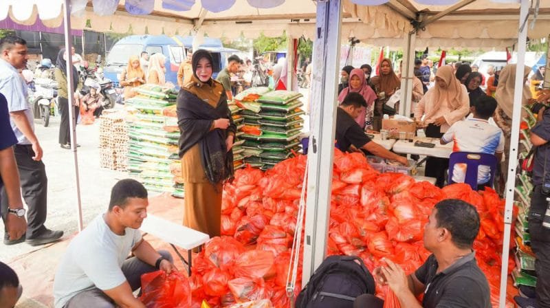 Pemerintah Kota Banda Aceh menggelar pasar murah di Halaman Parkir Taman Sri Ratu Safiatuddin, Selasa (18/8/2026) dalam rangka HUT ke-81 RI dan Maulid Nabi Muhammad SAW.
