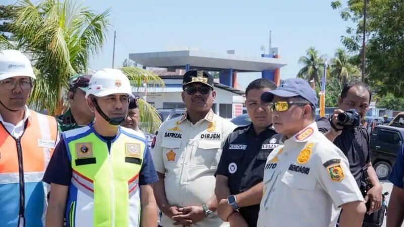 Mendagri Muhammad Tito Karnavian mengapresiasi efektivitas manajemen Posko Tanggap Darurat Gempa Bumi Tektonik yang dikelola Pemkab Sikka, NTT, Rabu (19/8/2026).