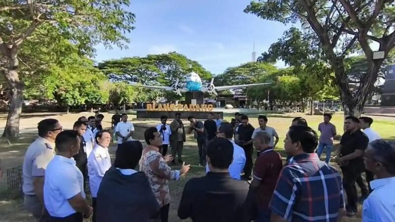 Wakil Gubernur Aceh Fadhlullah bersama Wamendagri Bima Arya Sugiarto meninjau langsung Lapangan Blang Padang, Banda Aceh, Rabu (19/8/2026).