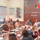 penanganan penyalahgunaan BBM bersubsidi yang dipimpin Wadir Ditreskrimsus Polda Aceh AKBP Yasir Ahmadi bersama Asisten Perekonomian dan Pembangunan Setda Aceh Teuku Robby Izra di Aula Ditreskrimsus Polda Aceh, Banda Aceh, Kamis (20/8/2026).