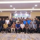 Bupati Aceh Besar Muharram Idris (Syech Muharram) bersama Wakil Bupati Syukri A Jalil menggelar silaturahmi dengan 10 organisasi pers di The Pade Hotel, Jumat (21/8/2026).