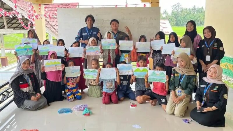 Mahasiswa KKN-PPM Kelompok 22 Universitas Malikussaleh mengadakan kegiatan menggambar dan mewarnai bersama anak-anak Desa Blang Crok, Aceh Utara, Sabtu (22/8/2026).