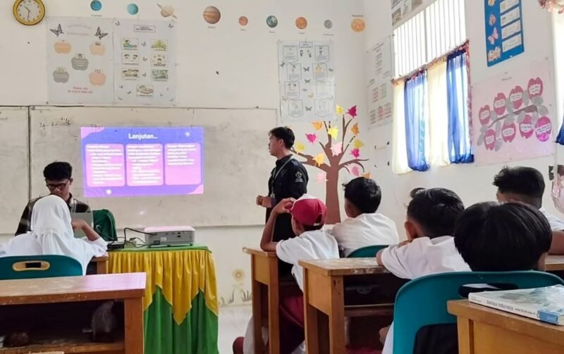 Mahasiswa KKN-PPM Kelompok 16 Universitas Malikussaleh memberikan edukasi pencegahan pelecehan dan kekerasan seksual kepada siswa SD Negeri 2 Nisam, Aceh Utara, Selasa (25/8/2026).