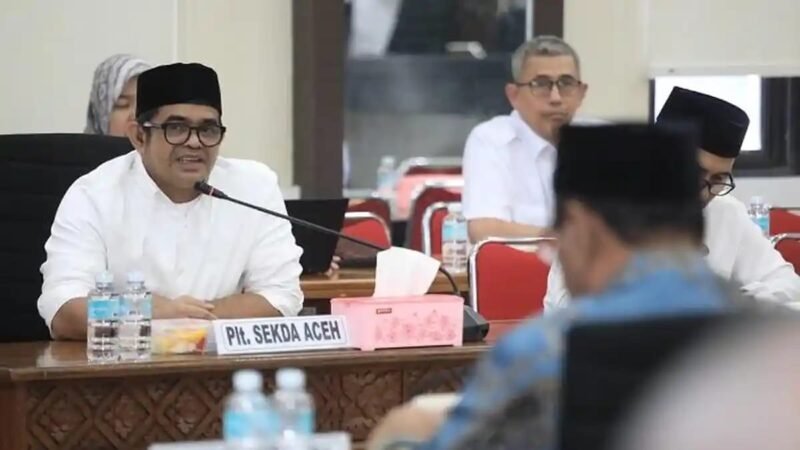 Plt Sekda Aceh Taufik menekankan pentingnya penguatan komunikasi antara eksekutif dan DPRA untuk mengawal pembangunan. Hal itu disampaikannya saat menghadiri rapat Banggar DPRA, Rabu (26/8/2026) yang membahas Rancangan Qanun Pertanggungjawaban APBA 2025.