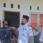 Bupati Aceh Timur Iskandar Usman Al-Farlaky meninjau pembangunan hunian tetap korban banjir di Desa Kabu, Kecamatan Peureulak Barat, Kamis (27/8/2026).