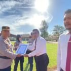 18 personel Satreskrim Polres Simeulue menerima penghargaan atas keberhasilan mengungkap kasus pencurian emas Rp278 juta di Toko Emas Murni, Desa Sinabang.