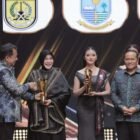 Pemerintah Kota Banda Aceh kembali menorehkan capaian di tingkat nasional. Banda Aceh menerima penghargaan dalam ajang Pemimpin Daerah Award 2026 pada kategori Inovasi Daerah, yang digelar di iNews Tower, Jakarta, Kamis (27/8/2026).