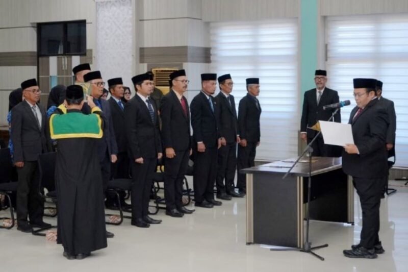 Wali Kota Sabang Zulkifli H Adam melantik dan mengambil sumpah 16 pejabat di Aula Pulau Weh, Jumat (28/8/2026).