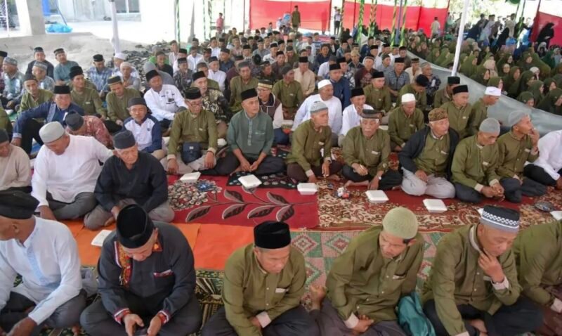 Peringatan Maulid Nabi Muhammad SAW di Masjid Kampung Suka Makmur, Wih Pesam, Bener Meriah, Jumat (28/8/2026) dihadiri Wakil Bupati Armia bersama ulama, pejabat, dan ratusan jamaah.