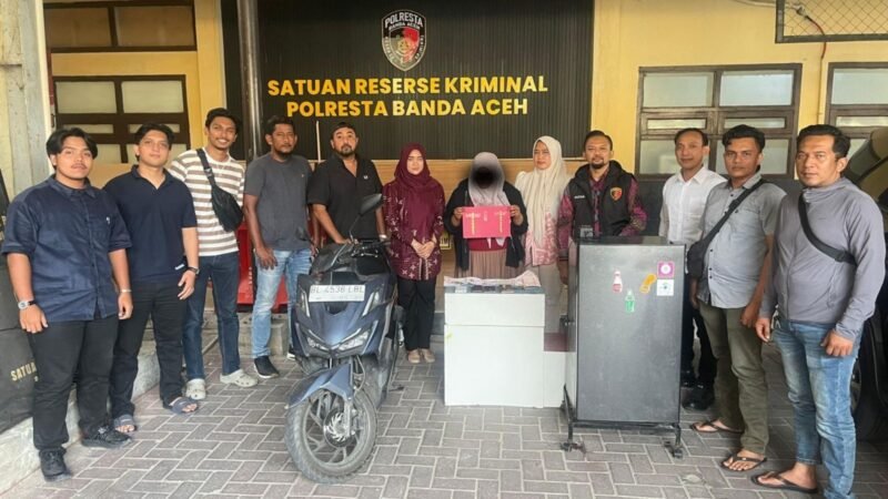 Tim Jatanras amankan tersangka NH kasus curi emas senilai Rp119 juta. Emas 13 mayam sudah dijual ke Toko Emas Om Yan dan Mustika. Saat ini tersangka dan barang bukti diproses lebih lanjut di Polresta Banda Aceh, Sabtu 29/08/2026