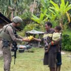 Satgas Kepolisian Operasi Damai Cartenz-2026 menggelar patroli jalan kaki humanis di Distrik Muara, Kabupaten Puncak Jaya, Sabtu (29/8/2026).