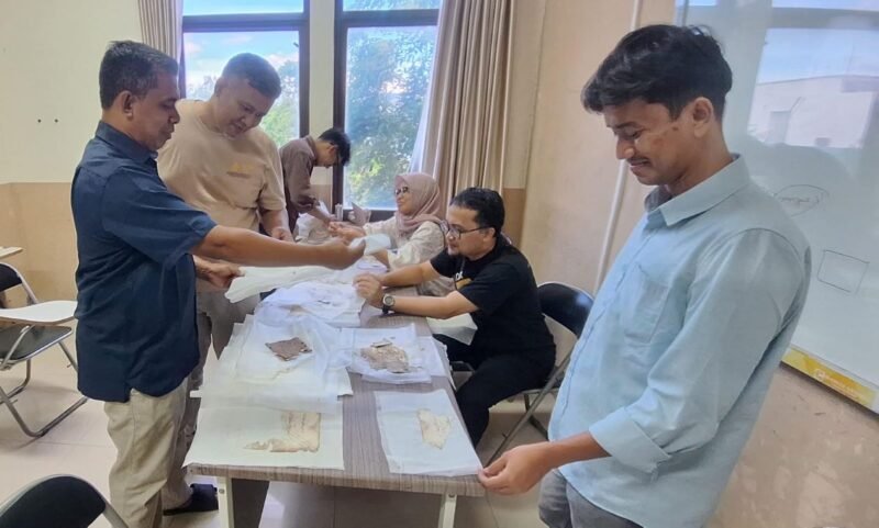 BRIN bersama MANASSA, Perpusnas, dan FAH UIN Ar-Raniry mengembangkan model konservasi portabel untuk menyelamatkan 520 manuskrip kuno di Aceh yang rusak akibat banjir akhir 2025.