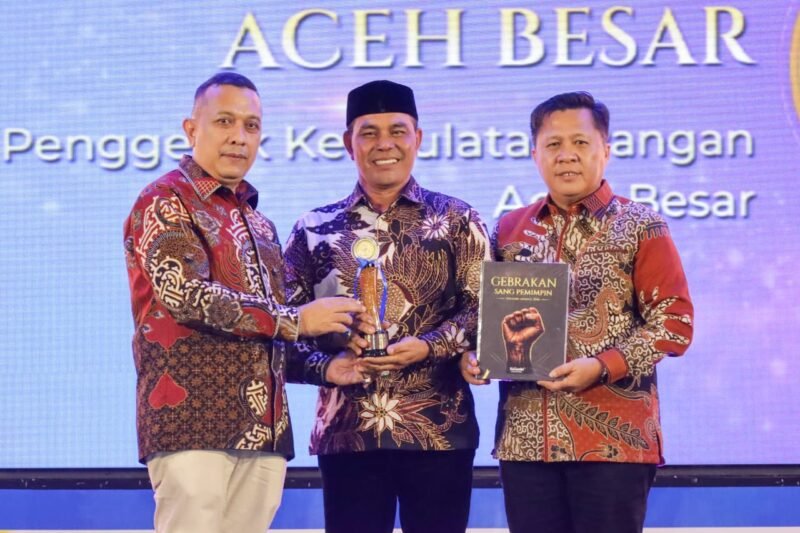 Pemerintah Kabupaten Aceh Besar meraih penghargaan Serambi Awards 2026 kategori Penggerak Kedaulatan Pangan.