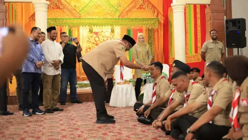 Wakil Bupati Nagan Raya Raja Sayang melepas kontingen Gerakan Pramuka Kwartir Cabang Nagan Raya untuk mengikuti Jambore Nasional (Jamnas) XII 2026 di Bumi Perkemahan Cibubur, Jakarta Timur, Jumat (7/8/2026).