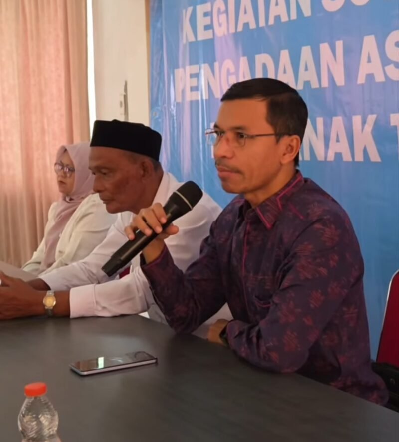Ketua Komisi IV DPRK Banda Aceh Farid Nyak Umar, ST menghadiri Sosialisasi dan Penyerahan Asupan Nutrisi bagi Anak 2026 di Banda Aceh, Jumat (14/8/2026). 
