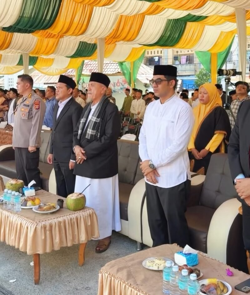 Kepala Dinas Pendidikan Dayah Aceh Dr. H. Muhsin Thahir, S.Ag., M.Ag., menghadiri perayaan Milad ke-28 dan Tasyakur Dayah Terpadu Inshafuddin di Gampong Lambaro Skep, Kuta Alam, Banda Aceh, Sabtu (01/08/2026).
