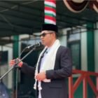 Kepala Dinas Pendidikan Dayah Aceh Dr. H. Muhsin Thahir, S.Ag., M.Ag., menegaskan pentingnya peran santri dalam menjaga stabilitas agama dan sosial di wilayah perbatasan. Hal itu disampaikan saat membuka pembekalan santri di Banda Aceh, Kamis (20/08/2026).