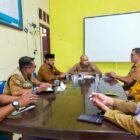 Plt Kepala Dinas Pendidikan Dayah Kota Banda Aceh Said Fauzan, S.STP, MA memimpin rapat perdana bersama jajaran pejabat struktural, Selasa 4 Agustus 2026.