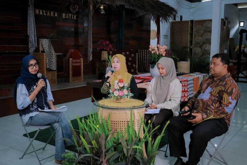 Dewan Kerajinan Nasional Daerah (Dekranasda) Kabupaten Aceh Besar menegaskan komitmen memperkuat perekonomian daerah melalui optimalisasi UMKM agar naik kelas.
