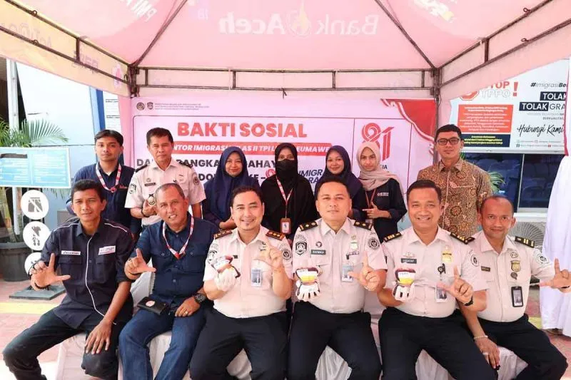 Kantor Imigrasi Kelas II TPI Lhokseumawe bekerja sama dengan Palang Merah Indonesia (PMI) Kabupaten Aceh Utara menggelar aksi donor darah di halaman Kantor Imigrasi, Rabu 5 Agustus 2026.