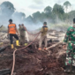 Penanganan karhutla di Desa Ujung Mangki, Kecamatan Bakongan, Aceh Selatan memasuki hari ketujuh, Kamis (3/9/2026).