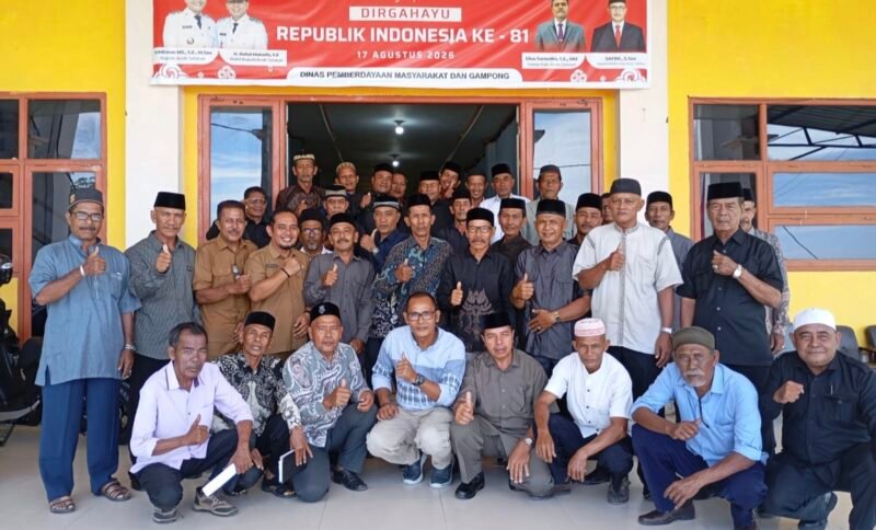 Ikatan Mukim Aceh Selatan (IMAS) mendesak Pemkab Aceh Selatan segera menerbitkan Peraturan Bupati untuk memperjelas tugas pokok, fungsi dan wewenang imum mukim.