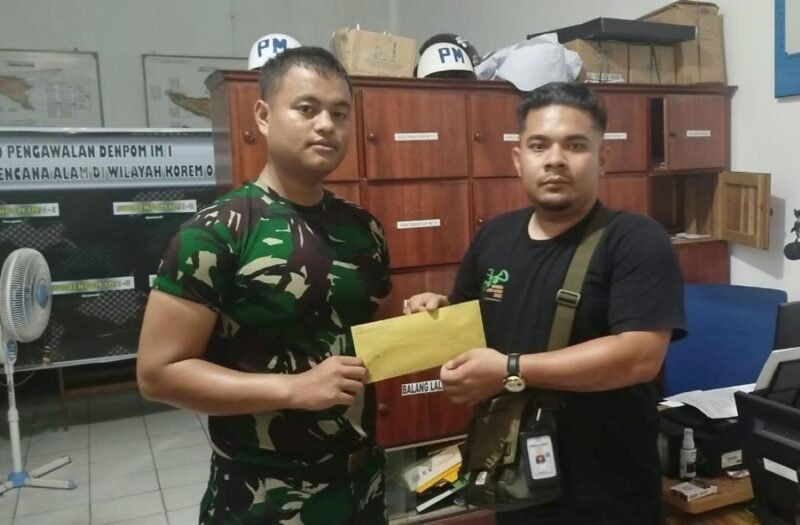 Wartawan http://Beritamerdeka.net Haiqal Alfikri resmi melaporkan dua oknum TNI Koramil 10 Tanah Luas ke Denpom IM/1 Lhokseumawe atas dugaan pemukulan seusai pertandingan sepak bola di Blang Jruen, 27 Agustus 2026. Laporan bernomor STTLP/02/VIII/2026 dibuat Senin (31/8/2026) .