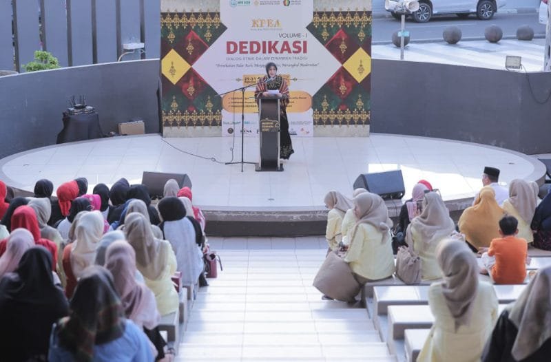 Wali Kota Banda Aceh Illiza Sa’aduddin Djamal membuka Dialog Etnik Dalam Dinamika