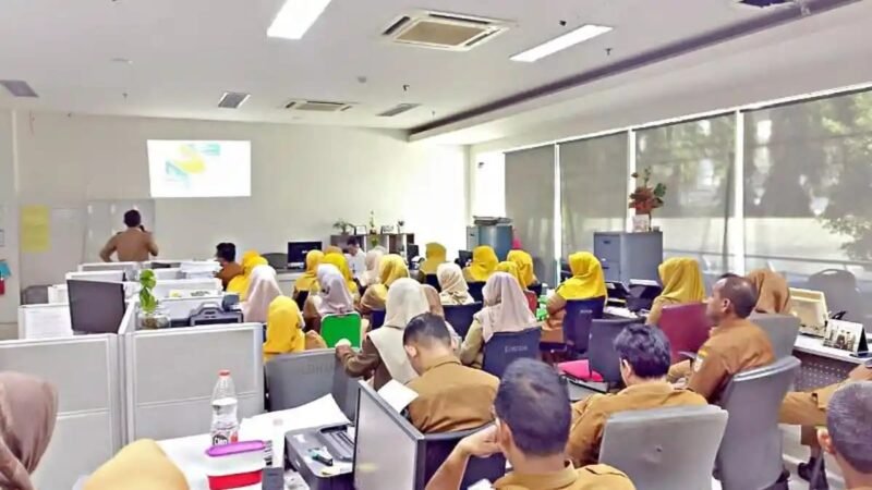 Disdukcapil Kota Banda Aceh menggelar sosialisasi pencegahan gratifikasi, pungutan liar, dan korupsi bagi seluruh pegawai pada Senin (31/8/2026).