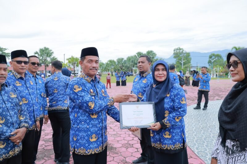 Wakil Bupati Aceh Besar Drs H Syukri A Jalil memimpin upacara peringatan Hardikda ke-67 Tahun 2026 di Lapangan Kantor Bupati Kota Jantho, Rabu (2/9/2026).