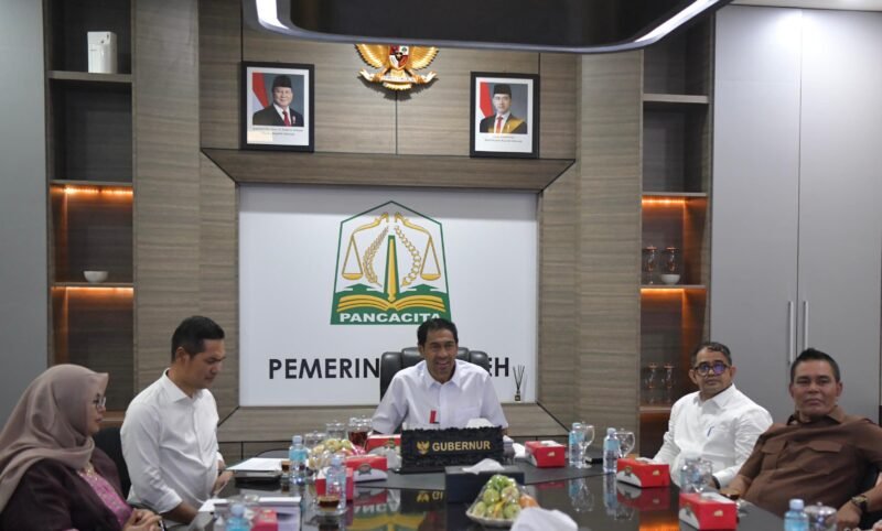 Gubernur Aceh selaku Pemegang Saham Pengendali memimpin Rapat Umum Pemegang Saham Luar Biasa (RUPSLB) PT Bank Aceh Syariah di Pendopo Gubernur Aceh, Banda Aceh, Rabu (2/9/2026).