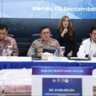 ​Suasana konferensi pers Dittipid Siber Bareskrim Polri terkait pengungkapan tiga kasus tindak pidana perjudian daring (online) menggunakan modus situs web dan spamming komentar media sosial di Jakarta, Kamis (3/9/2026).