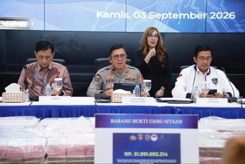 ​Suasana konferensi pers Dittipid Siber Bareskrim Polri terkait pengungkapan tiga kasus tindak pidana perjudian daring (online) menggunakan modus situs web dan spamming komentar media sosial di Jakarta, Kamis (3/9/2026).
