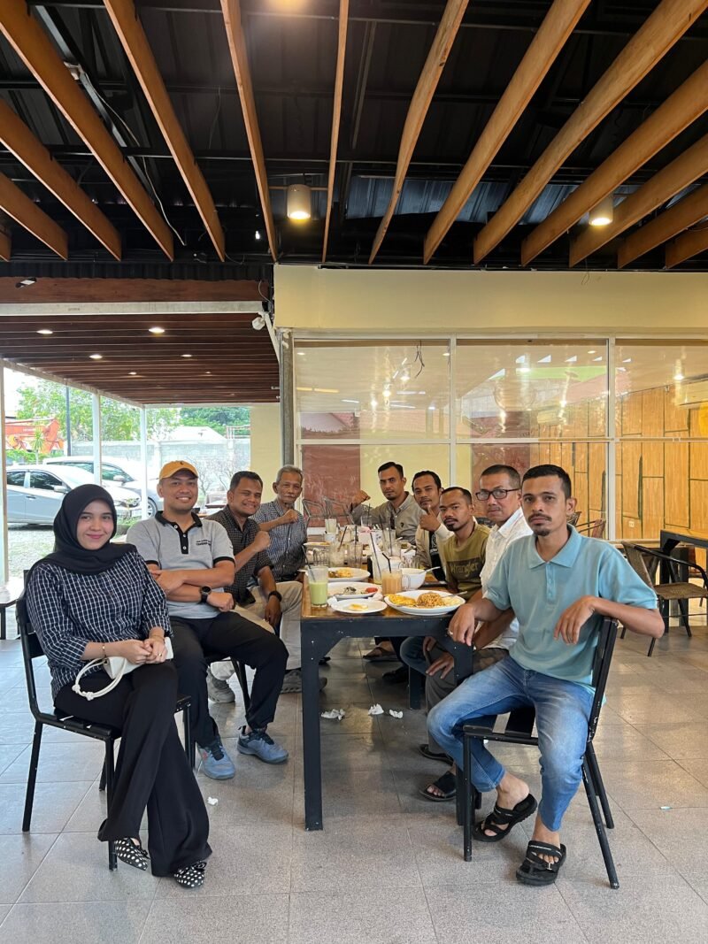 PT Solusi Bangun Andalas Tbk (SBA) menjamin ketersediaan stok Semen Andalas di seluruh Aceh tetap aman dan stabil. SBA memprioritaskan penyaluran ke 18 kabupaten/kota terdampak banjir dengan harga yang telah ditetapkan guna mendukung distributor dan mempercepat rekonstruksi fasilitas publik serta hunian warga pascabencana per Kamis (3/9/2026).