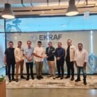 Disdik Dayah Aceh bersama Komisi VII DPRA audiensi dengan Menteri Ekonomi Kreatif RI, Teuku Riefky Harsya. Fokus pembahasan: pemberdayaan ekonomi dayah, persiapan Hari Santri 2026, dan rencana Expo Santri 2026 sebagai wadah menampilkan produk dan kreativitas santri Aceh, Jumat 04/09/2026.