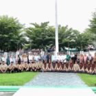 Asisten Administrasi Umum Setdakab Aceh Barat Safrizal melepas 25 siswa-siswi terbaik tingkat SMA sederajat untuk mengikuti Asia Pacific Olympiad Championship 2026 di Terengganu, Malaysia, Jumat (4/9/2026).