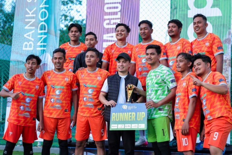 Tim Medco E&P Malaka keluar sebagai juara Mini Soccer Migas Cup 2026 setelah mengalahkan Editor FC 2-1 lewat adu penalti di Lapangan Fourgee Lampriet, Sabtu (5/9/2026).