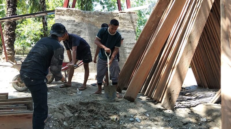 Pembangunan Jembatan Gantung yang menghubungkan Desa Serasah dan Desa Cibubukan, Simpang Kanan, Aceh Singkil, terus berjalan. Hingga Minggu 6/9/2026 progresnya capai 41,15 persen.