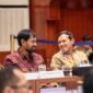 Gubernur Aceh Muzakir Manaf (Mualem) dan Wakil Gubernur Aceh Fadhlullah (Dek Fadh). Pemerintah Aceh menyampaikan apresiasi kepada DPR RI atas disetujuinya RUU Perubahan UU Nomor 11 Tahun 2006 tentang Pemerintahan Aceh menjadi RUU usul inisiatif DPR RI dalam rapat paripurna, Selasa (8/9/2026).