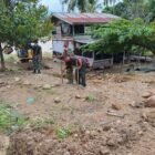 Kodim 0108/Agara bersama masyarakat memulai penggalian pondasi Jembatan Gantung Perintis atau Jembatan Garuda di Desa Lawe Sekerah, Kecamatan Badar, Aceh Tenggara, Jumat 11/9/2026.