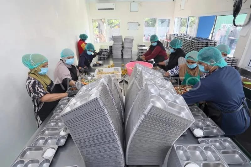 Koordinator BGN Kabupaten Aceh Jaya Cut Lisa menyatakan 5 dari 12 unit dapur SPPG belum mengantongi Sertifikat Laik Higiene Sanitasi.