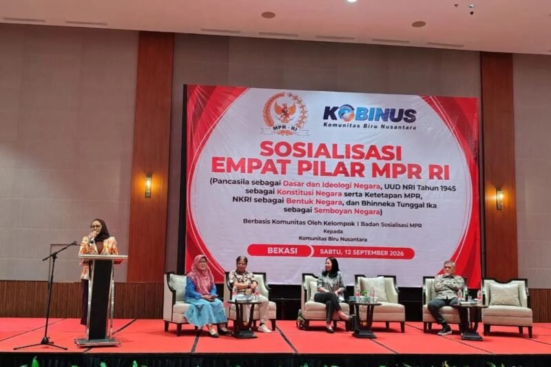 Anggota MPR RI Iyeth Bustami menyebut guru sebagai garda terdepan dalam menanamkan nilai Pancasila dan membentengi generasi muda dari dampak negatif media sosial.