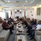 Wagub Aceh Fadhlullah dan Ketua DPRA Zulfadhli membahas opsi perubahan UUPA dalam pertemuan bersama pimpinan dan fraksi DPRA, Senin (14/9). 