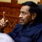 Gubernur Aceh Muzakir Manaf (Mualem) memberikan arahan terkait penanganan banjir dan tanah longsor yang melanda Aceh Tenggara, Gayo Lues, dan Aceh Tengah, di Banda Aceh, Senin (14/9/2026).
