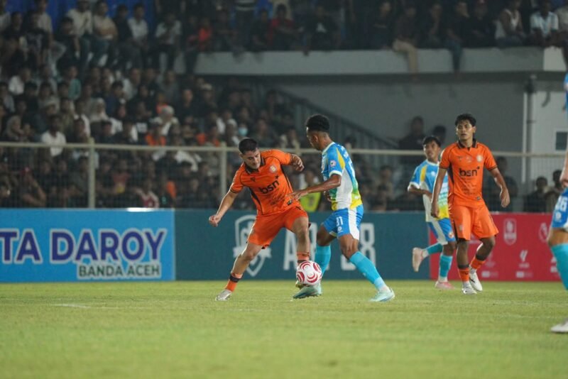 Semen Padang FC menang 1-0 atas Persiraja Banda Aceh di laga perdana Pegadaian Championship Grup A di Stadion H Dimurthala, Minggu malam.