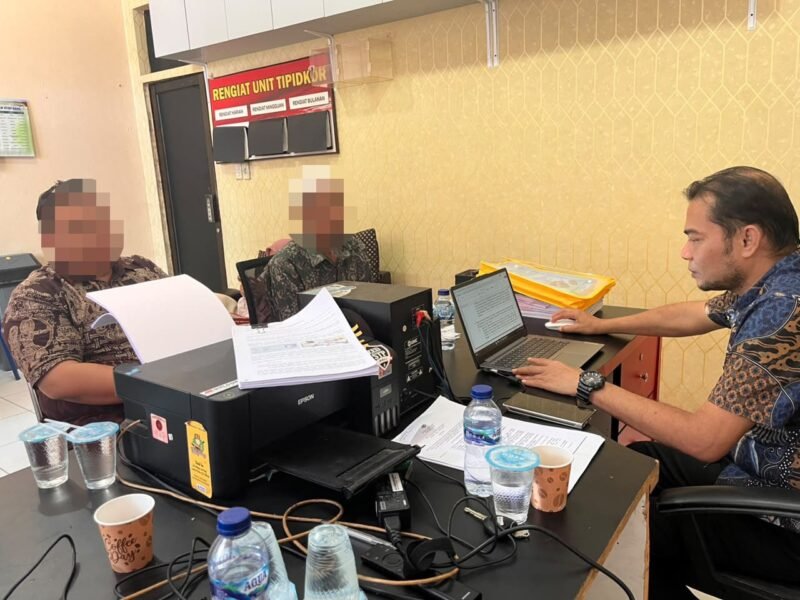Polres Aceh Barat memeriksa dua tersangka korupsi dana BOKB untuk Dapur Sehat Atasi Stunting (DASHAT) DP3AKB TA 2023.