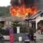 Satu unit rumah permanen milik Salihin (45) di Kampung Pendere Saril, Bebesen, Aceh Tengah ludes terbakar Selasa (15/9/2026) sore sekitar pukul 15.47 WIB.
