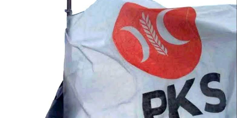 Febri Haska Putra resmi ditunjuk sebagai Ketua Fraksi PKS DPRK Langsa menggantikan Zulfahmi.