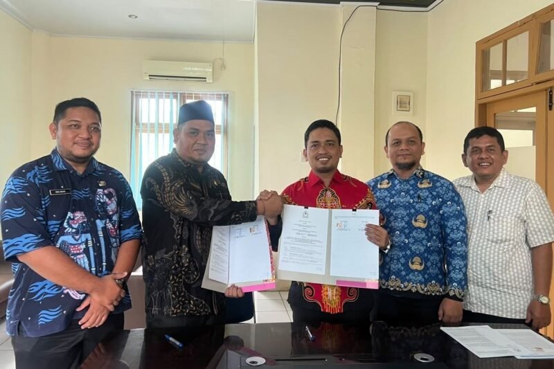 Pemkab Aceh Barat melalui Diskominsa dan Disdukcapil jalin kerja sama pemanfaatan data kependudukan lewat portal resmi pemerintah, Kamis 17 September 2026.