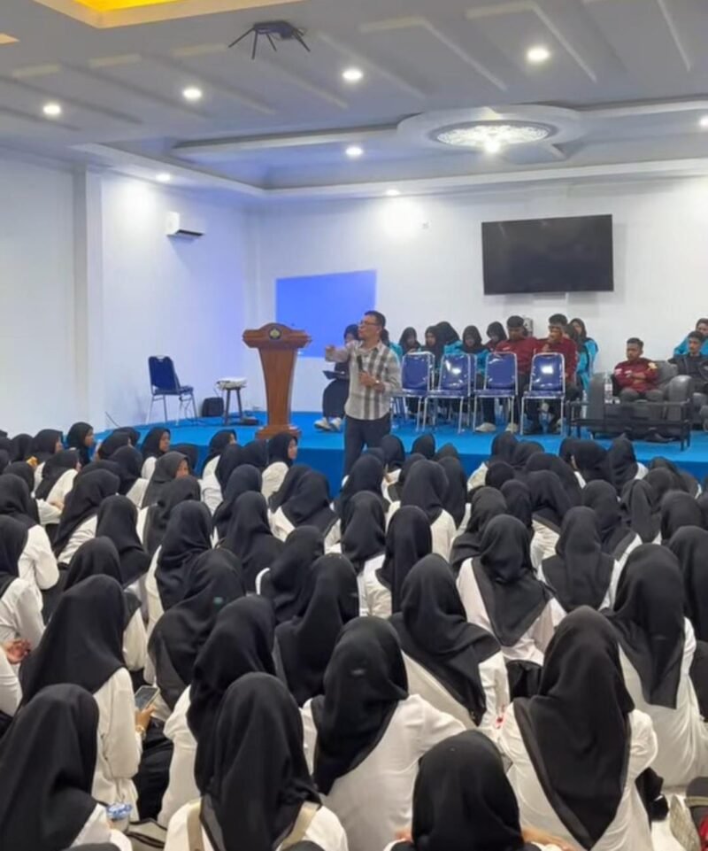 Wakil Ketua II DPRK Banda Aceh Dr. Musriadi, S.Pd.,M.Pd., hadiri PKKMB Universitas Serambi Mekkah di Banda Aceh.